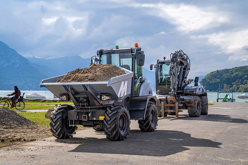 Mecalac déploie 3 machines 100% électriques au Pâquier à Annecy pour un chantier zéro émission !